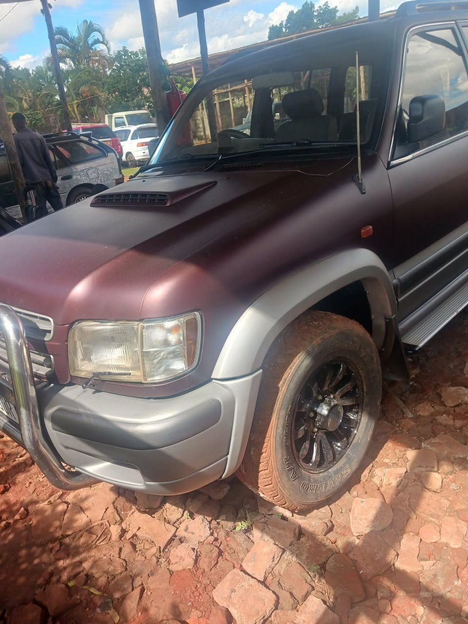 A picture of 2000 ISUZU Trooper 2000