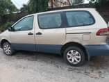 A picture of Toyota sienna 1999 model