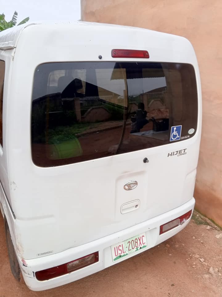A picture of Neatly used dihatsu hijet