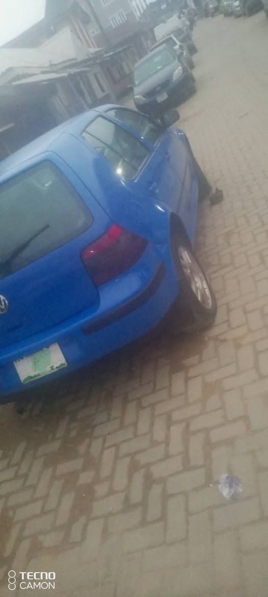 A picture of Car 08137425533