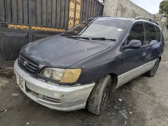 A picture of Toyota Ipsam Old shape