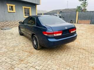 A picture of Honda Accord 2004