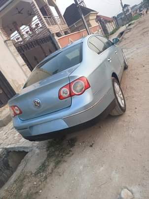 A picture of Volkswagen Passat 2008 with factory fitted AC