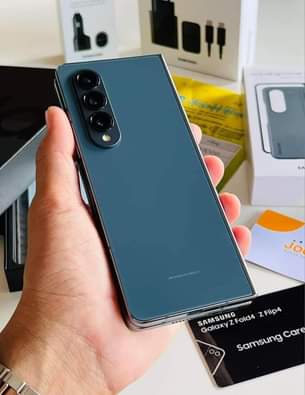 A picture of GALAXY Z FOLD 4