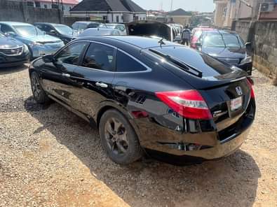 A picture of Brand Honda Model Accord Crossstour Year 2010 A C cooling