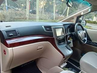 A picture of Toyota Alphard 2008 for sale in ARUSHA