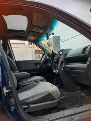 A picture of Pristine Clean and toks standard 04 Honda CR V 85