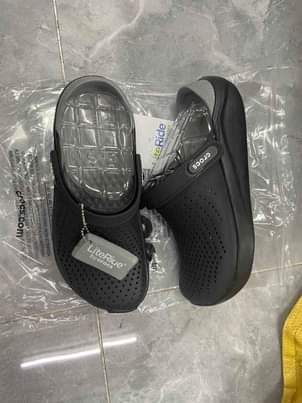 A picture of CROCS FLASH SALES ALERT