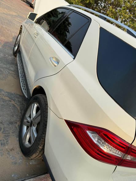 A picture of Mercedes Benz ML350 2013 model No fault Price 15m WhatsApp
