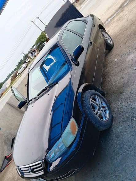 A picture of Drop light Camry