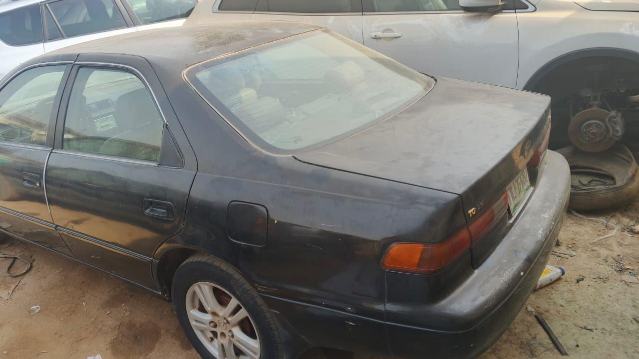 A picture of 2000 Toyota tiny light