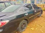 A picture of Lexus ES300 nothing to fix everything working perfectly price 1