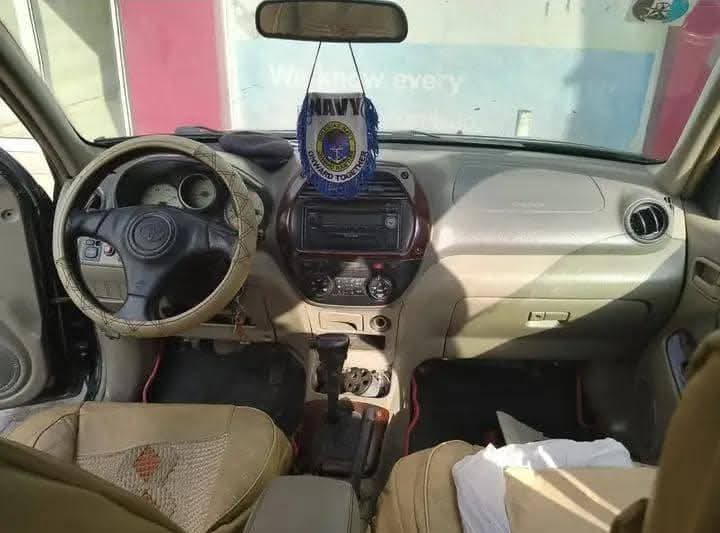 A picture of 2005 Toyota rav4