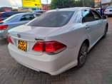 A picture of 2011 Toyota Crown White