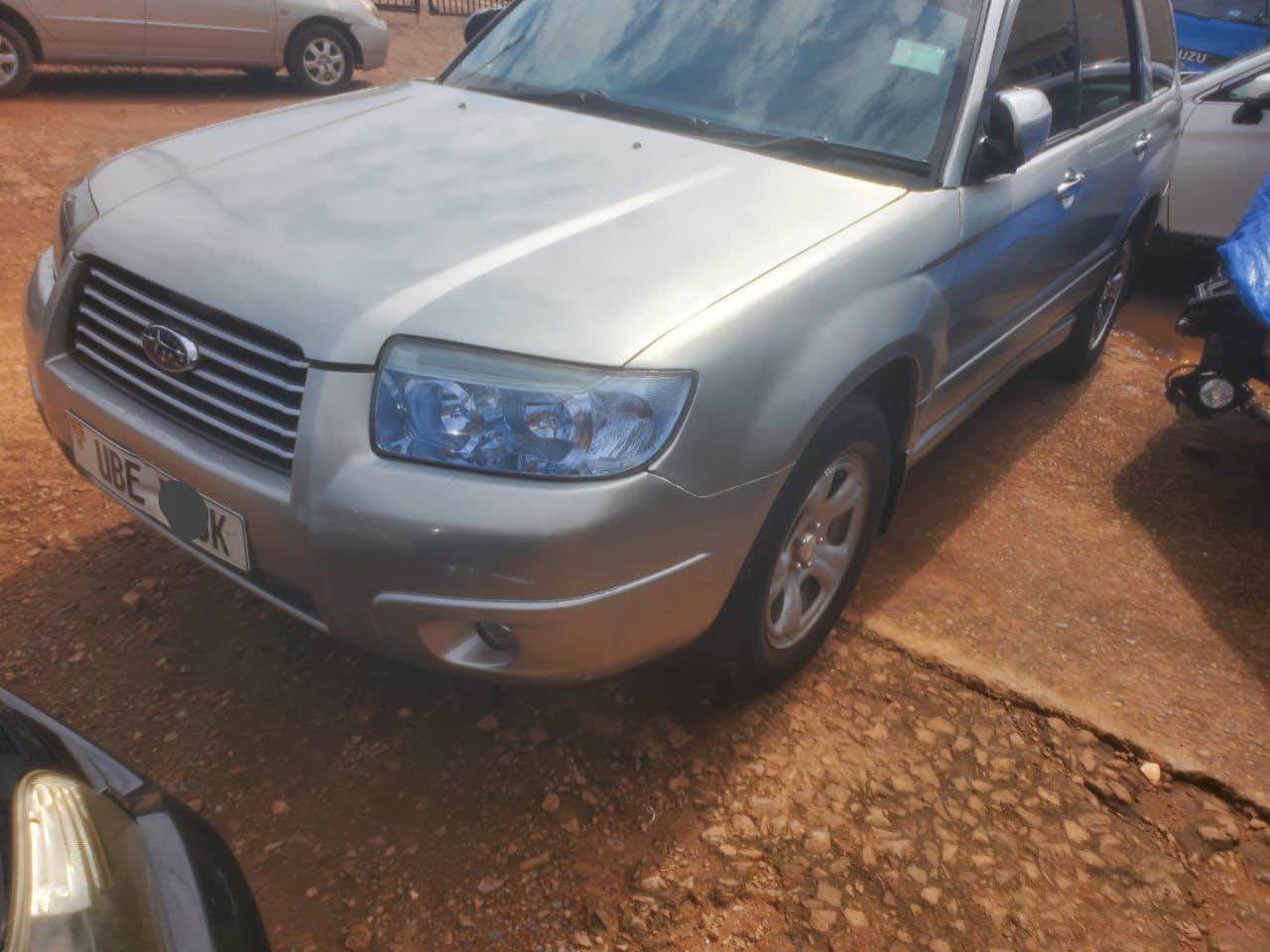 A picture of Subaru forestor 16m
