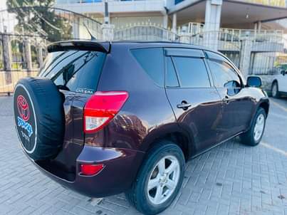 A picture of Toyota RAV4 miss tz gari kali saaana Bei ml 21