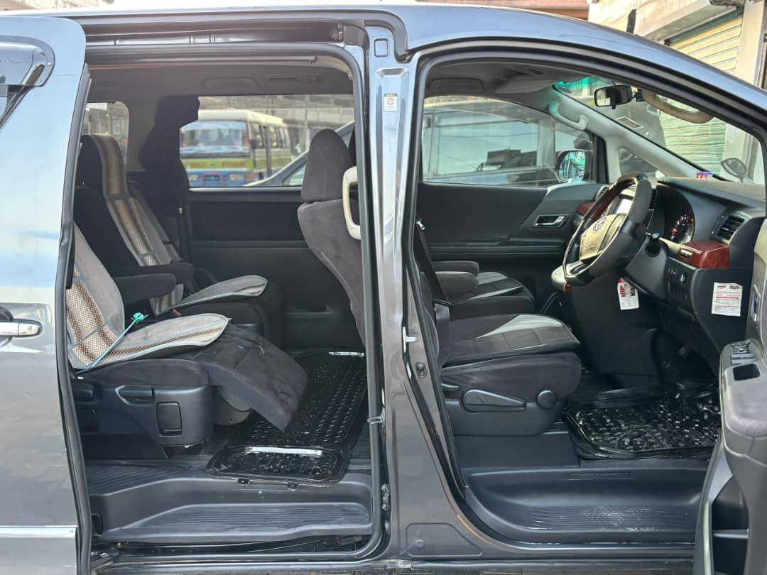 A picture of TOYOTA VELLFIRE...ECN...IMEKAZA MNOO