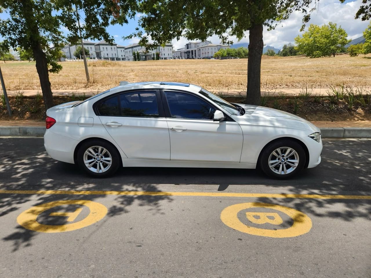 bmw 320i