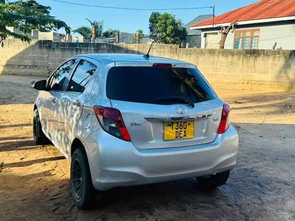 A picture of TOYOTA VITZ