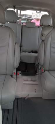 A picture of Tokunbo 2014 Sienna with 2 power doors full option Price