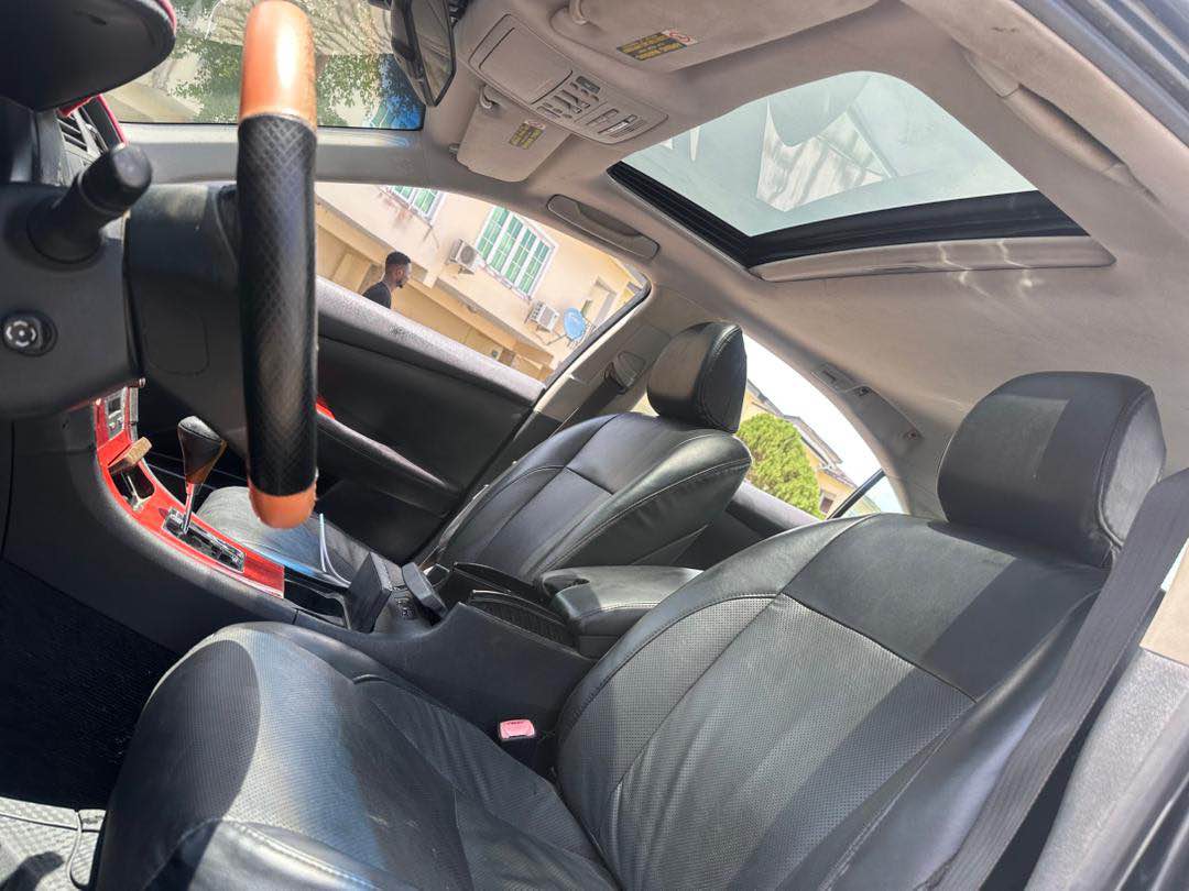 A picture of GOOD DEAL 2009 lexus es350 6 100 000