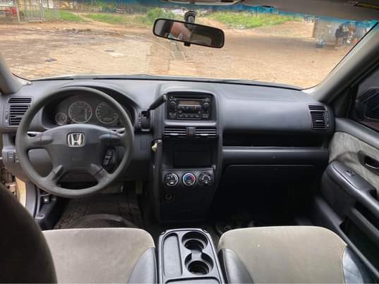 A picture of Distress Honda CRV 2004 for sell