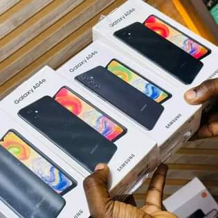 A picture of Samsung Phones on Loan and cash call or watsApp 0743248094