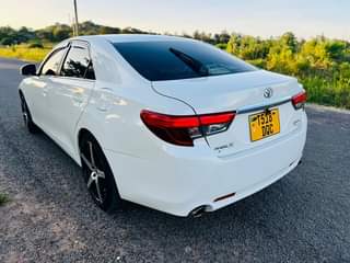A picture of Mark X new model mwanza M15 5 call WhatsApp 0686108116