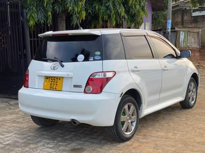 A picture of TOYOTA IST