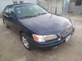 A picture of 2000 Toyota Camry