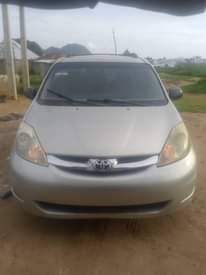 A picture of Toyota sienna for sale Untempered engine Gear working perfectly Ac