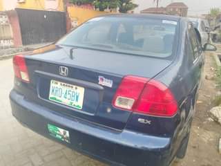 A picture of Honda civic 2005 08083629621