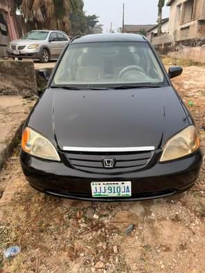 A picture of 2004 honda civic in ibadan 07018878088