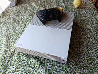 A picture of XBOX ONE S