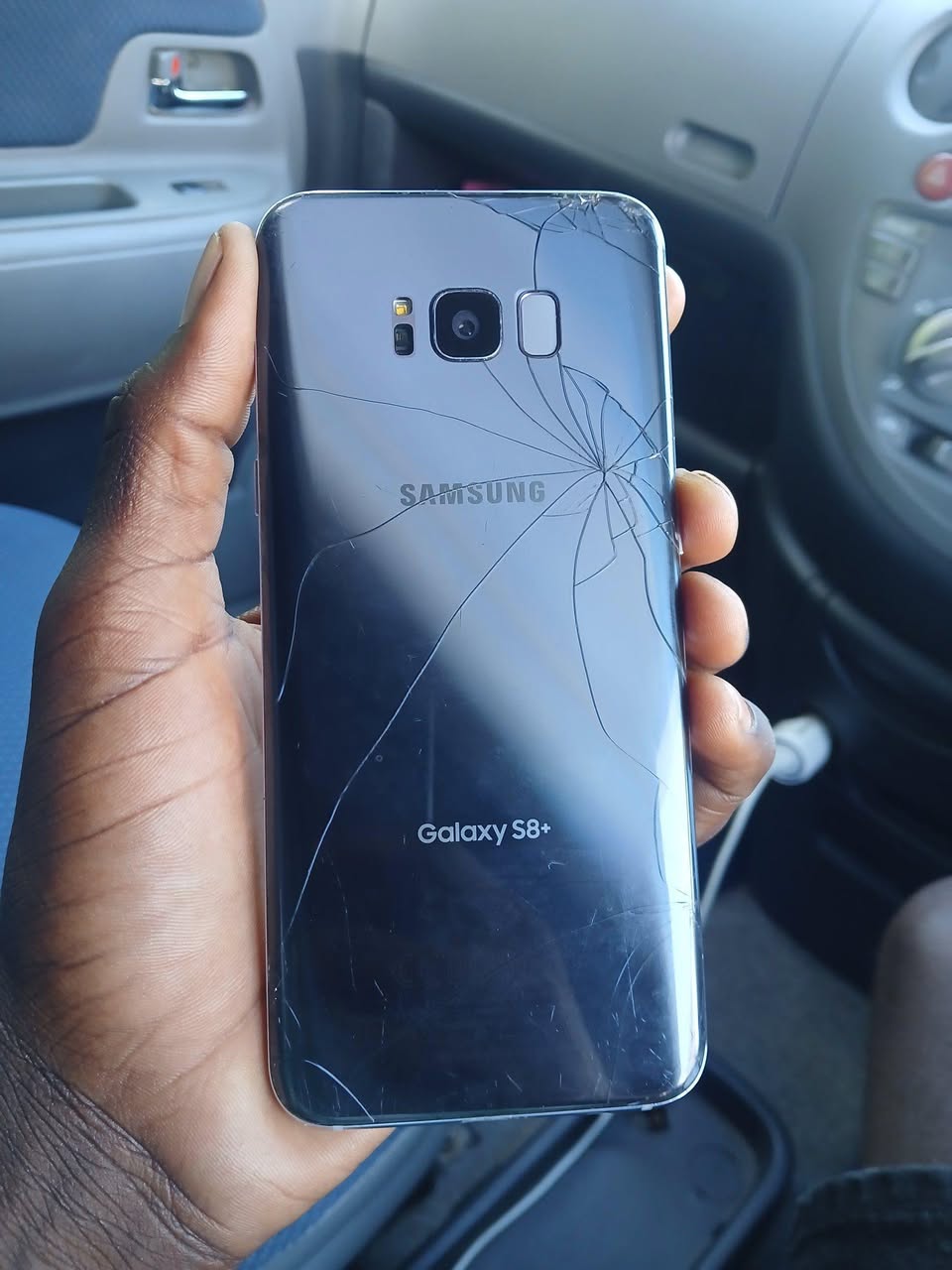 A picture of samsung s8