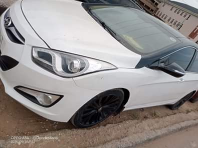 A picture of Super clean 2014 Hyundai i40 pure firstbody pan untouched Engine