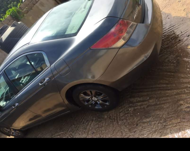 A picture of 2010 HONDA ACCORD