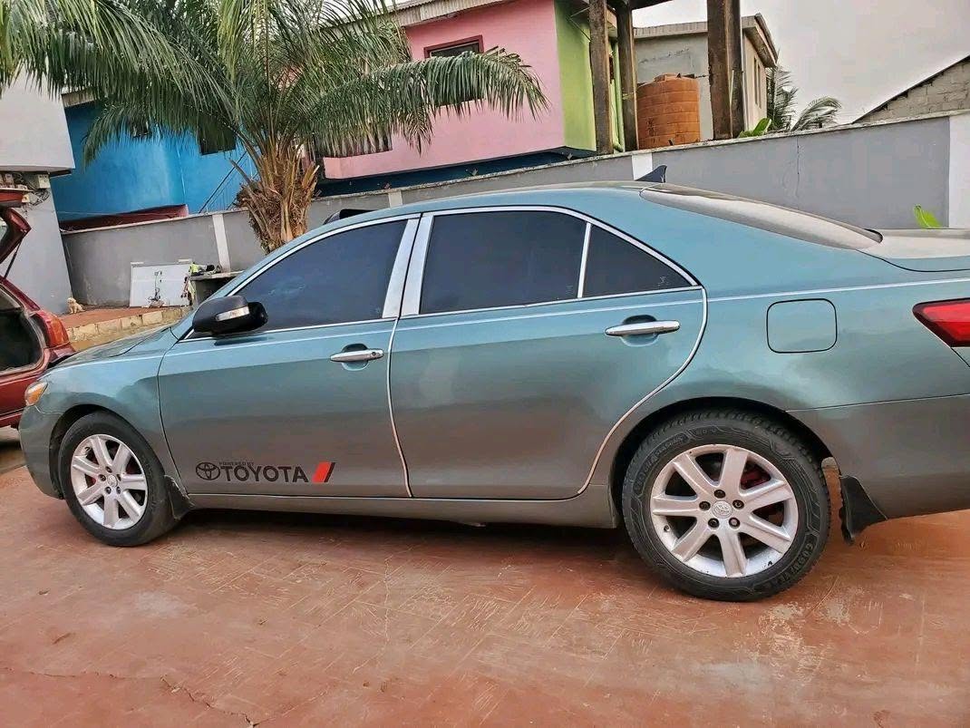 A picture of 2008 Toyota camry