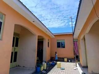 A picture of Gayaza kiwenda shops on quick sale