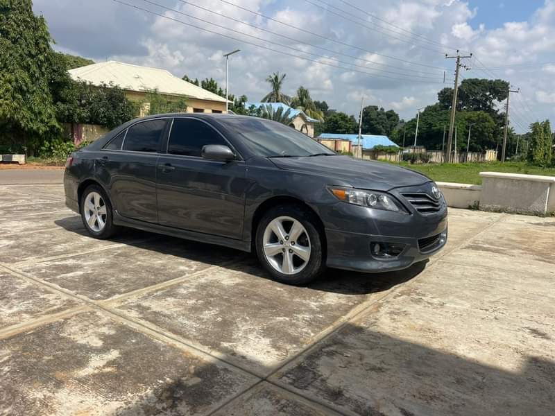A picture of TOYOTA CAMRY SE 2009 MODEL WITH GENUINE CUSTOM DUTY AT