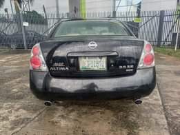 A picture of 05 altima Own by a pastor Got another one as