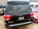 A picture of 2005 Toyota Sequoia
