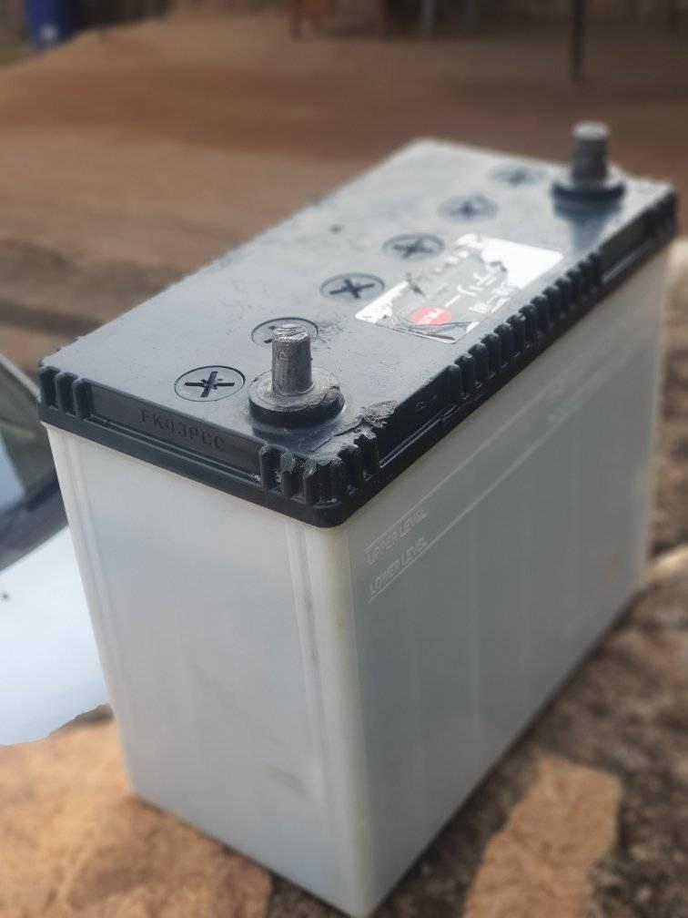 A picture of car battery