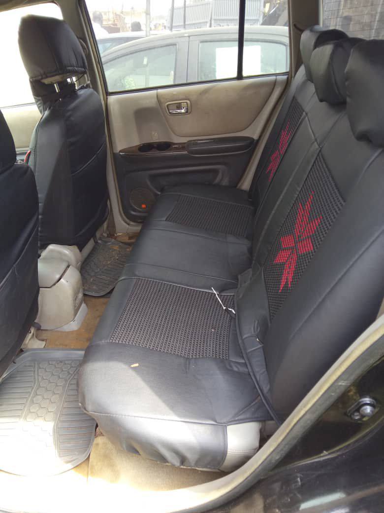 A picture of Toyota Highlander 05 Price 3 7m Engine gear AC Interior
