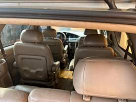 A picture of Toyota Sienna 03