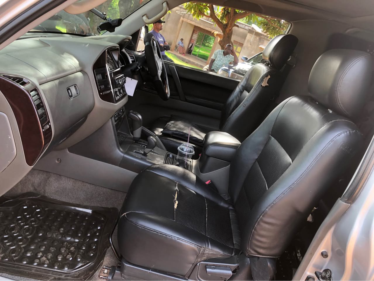 A picture of Mitsubishi pajero