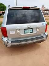 A picture of 2004 HONDA PILOT