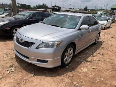 A picture of Toyota Camry sport 2008