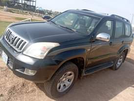 A picture of Land cruiser Prado