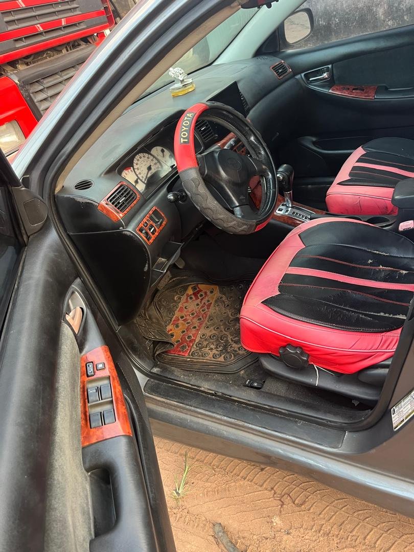 A picture of 2004 Toyota corolla